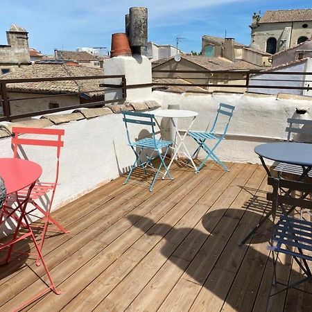 La Tour 3: Appart Au Coeur De La Petite Venise LʼIsle-sur-la-Sorgue Exteriör bild