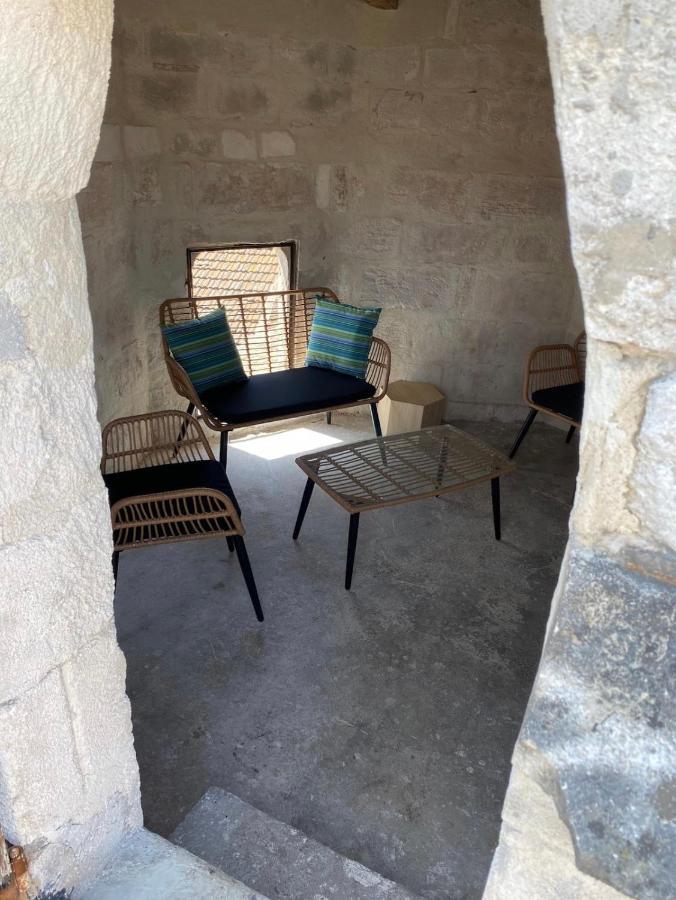 La Tour 3: Appart Au Coeur De La Petite Venise LʼIsle-sur-la-Sorgue Exteriör bild
