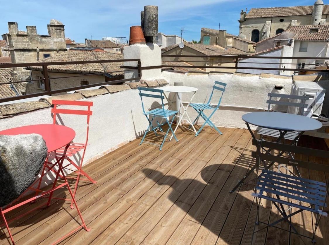 La Tour 3: Appart Au Coeur De La Petite Venise LʼIsle-sur-la-Sorgue Exteriör bild